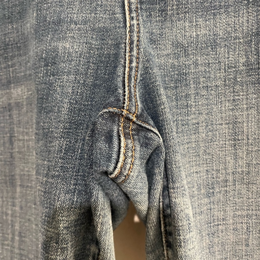 Chico's So Slimming Girlfriend Slim Leg Crop Jeans. Women’s size 10. - Picture 6 of 12